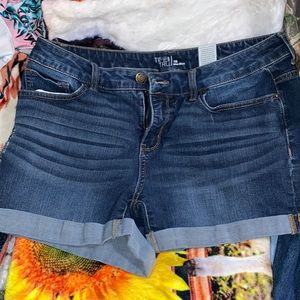 Time & Tru Jean Shorts